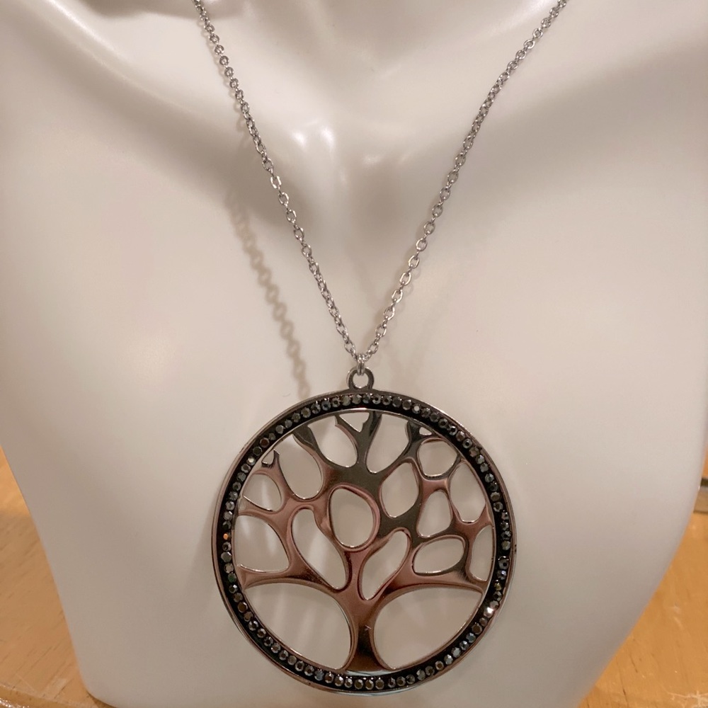 Black Crystals pendent necklace